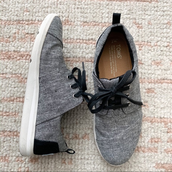 Toms Shoes - TOMS Black Gray Del Rey Lace Sneakers Size 7